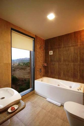 Hotel Aakar Lords Inn