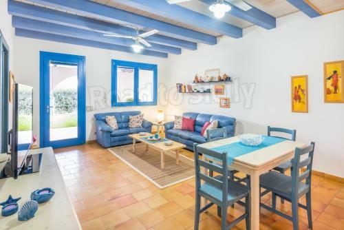 Casa Azzurra - Road To Sicily