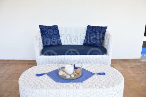 Casa Azzurra - Road To Sicily