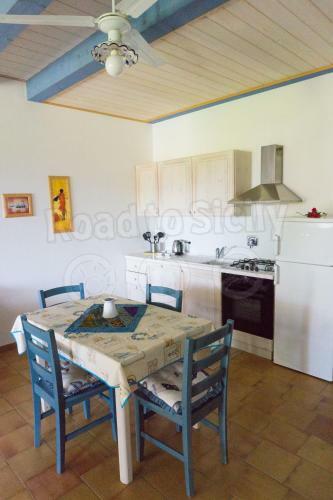 Casa Azzurra - Road To Sicily