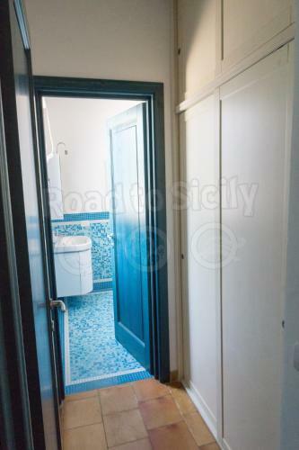 Casa Azzurra - Road To Sicily