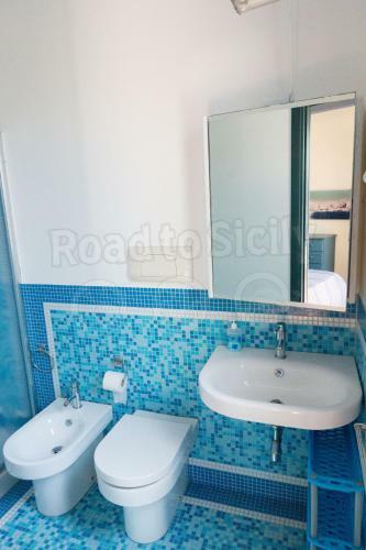 Casa Azzurra - Road To Sicily