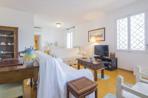Amore Rentals - Villa Ortensia