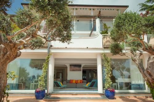 Sirenuse Villa Sleeps 8 Pool Air Con Wifi