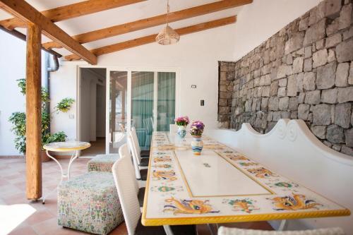 Sirenuse Villa Sleeps 8 Pool Air Con Wifi