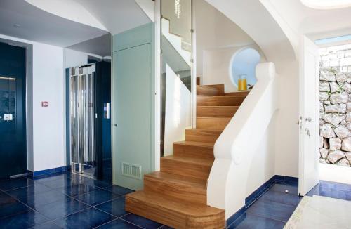 Sirenuse Villa Sleeps 8 Pool Air Con Wifi
