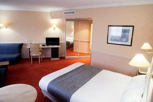 Hotel Lyon Est Logis De France