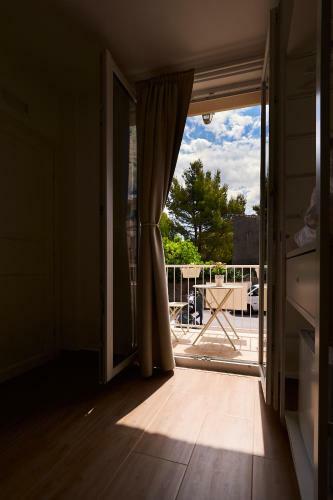 Hostal Dafni - Shabby Chic Guesthouse