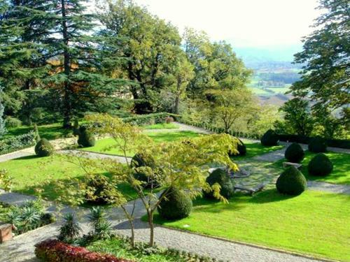Luxurious Apartment With Garden In Rocca Grimalda