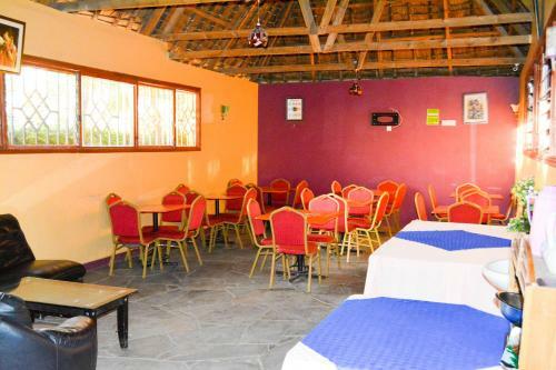 Hotel Pine Breeze Getaway Lukenya