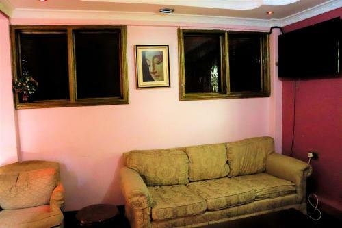 Hotel Pine Breeze Getaway Lukenya