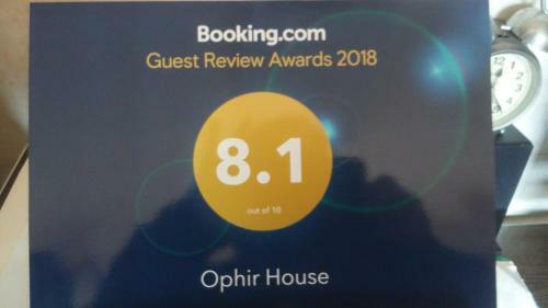 Hostal Ophir House