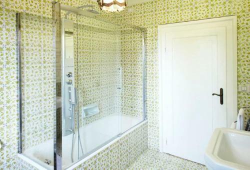 Bastia Villa Sleeps 9 Pool Wifi T737706
