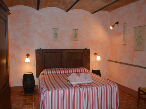Quaint Villa In Asciano With Swimming Pool