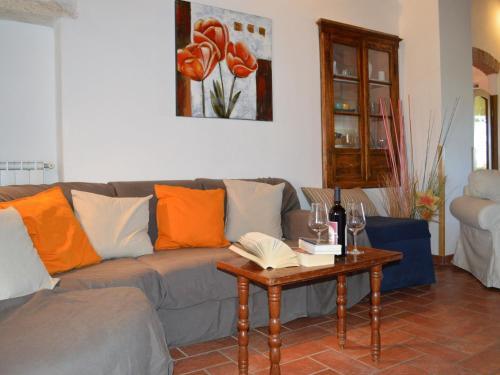 Quaint Villa In Asciano With Swimming Pool