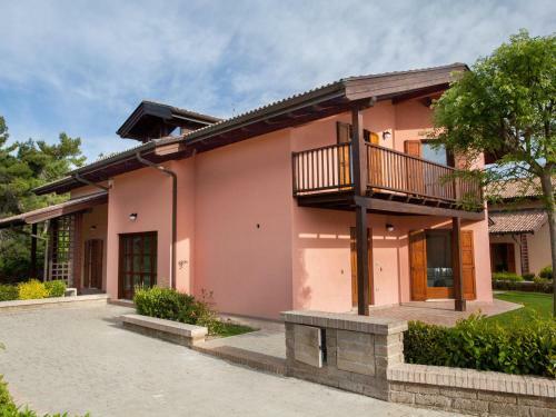 Beautiful Home In San Severino Marche With Pool