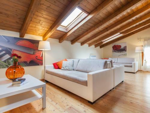 Beautiful Home In San Severino Marche With Pool