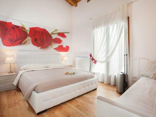 Beautiful Home In San Severino Marche With Pool
