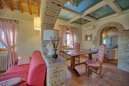 Tignano Villa Sleeps 6 Pool Air Con Wifi