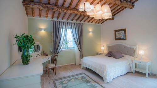 Trevinano Villa Sleeps 9 Pool Wifi