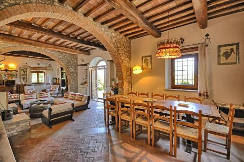 Trevinano Villa Sleeps 12 Pool Wifi