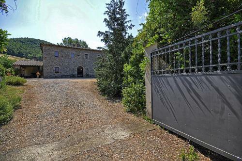 Trevinano Villa Sleeps 12 Pool Wifi