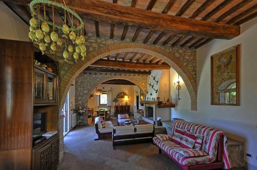 Trevinano Villa Sleeps 12 Pool Wifi