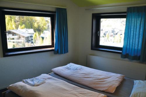 Zermatt Youth Hostel - Private Rooms