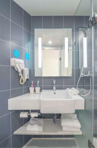 Hotel Hanting Express Qitaihe Pedestrian