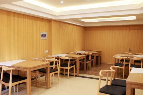 Greentree Inn Anhui Hefei Lujiang Yulongwan Express Hotel