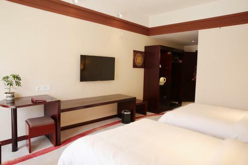 Hotel Ramada Encore Daocheng Yading