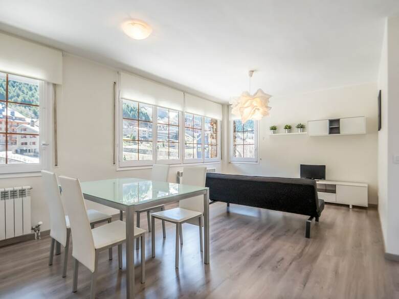 Can Pep Apartments - Near Soldeu Ski Resort