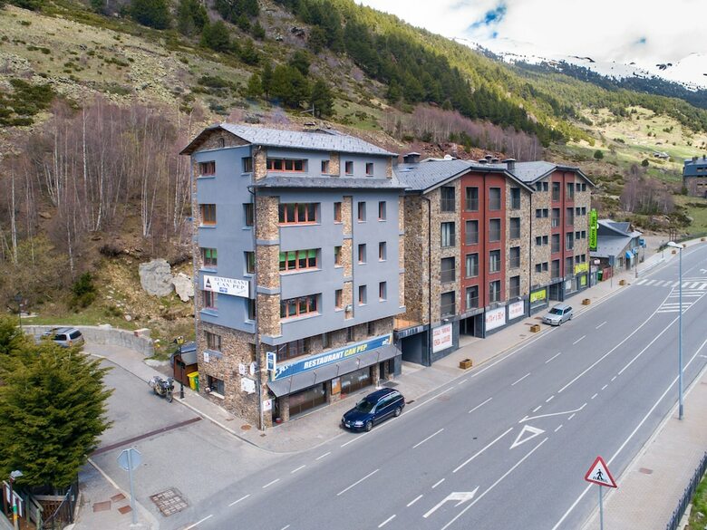 Can Pep Apartments - Near Soldeu Ski Resort