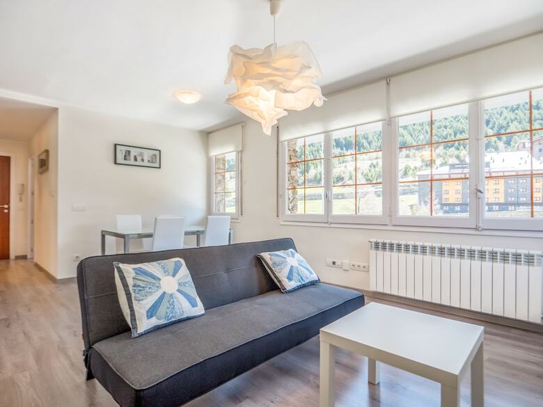 Can Pep Apartments - Near Soldeu Ski Resort