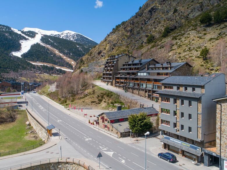 Can Pep Apartments - Near Soldeu Ski Resort