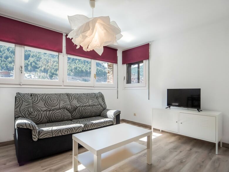 Can Pep Apartments - Near Soldeu Ski Resort