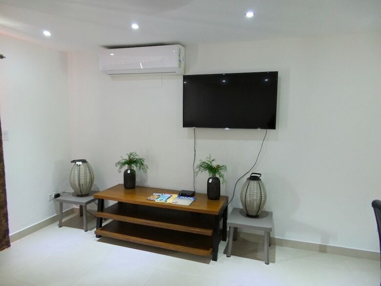 Villa 416e At Jolly Harbour