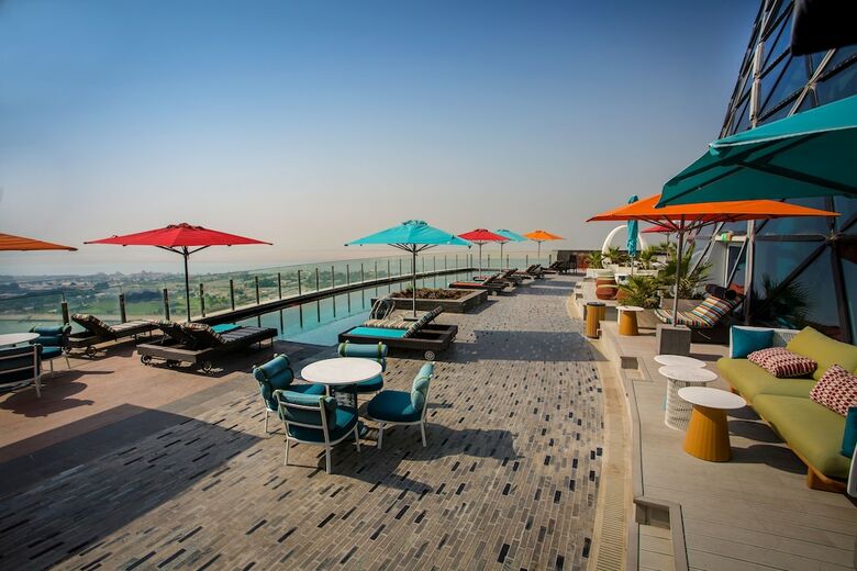 Hotel Andaz Capital Gate Abu Dhabi ? A Concept By Hyatt