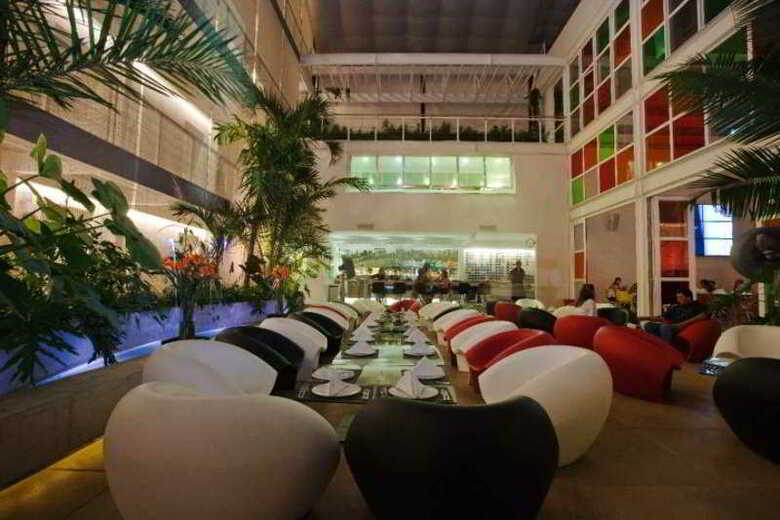 Now Hotel