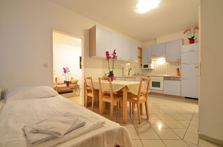 Apartamentos Ajo Vienna Garden - Contactless Check-in