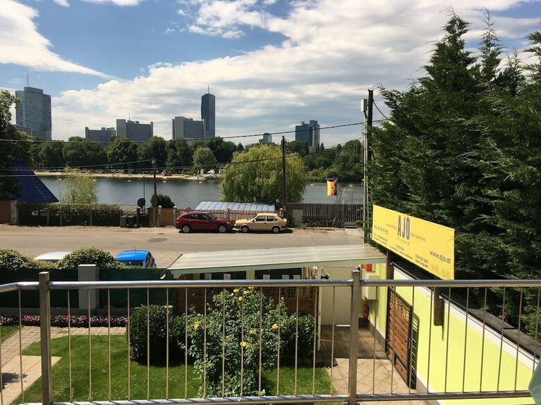 Apartamentos Ajo Vienna Garden - Contactless Check-in