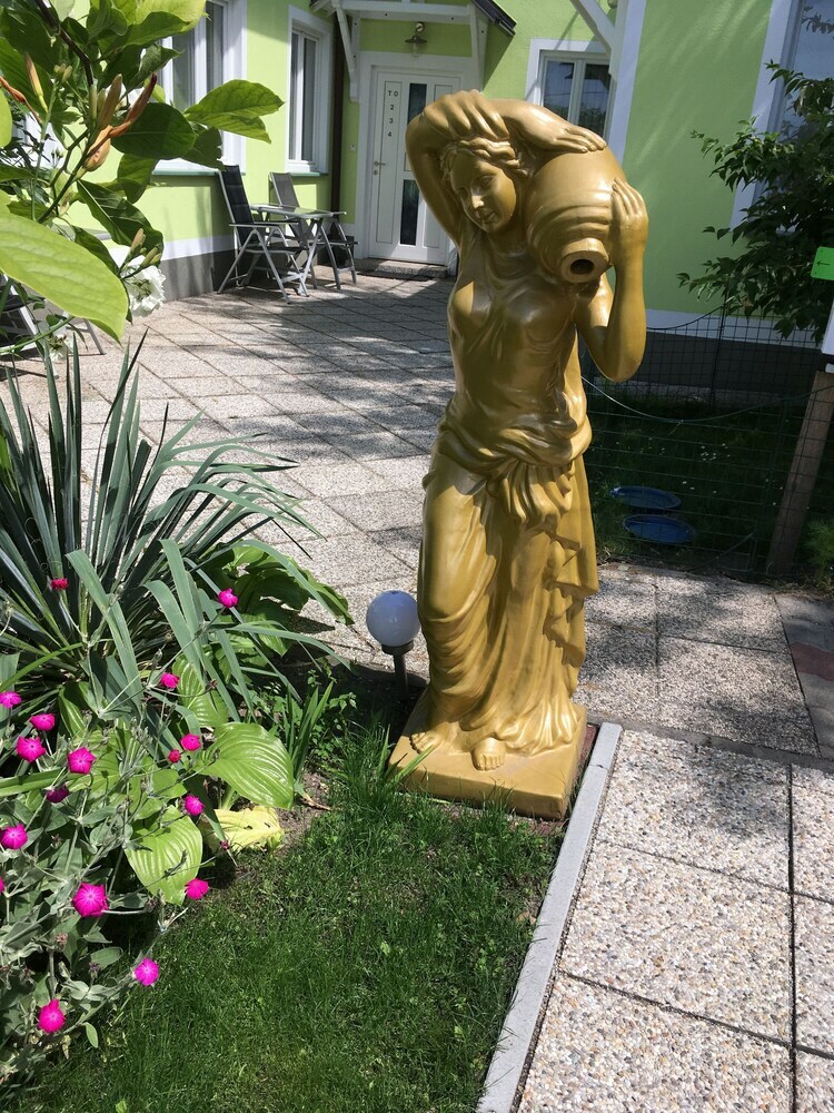 Apartamentos Ajo Vienna Garden - Contactless Check-in