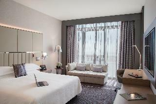 Hotel Pearl Rotana Capital Centre