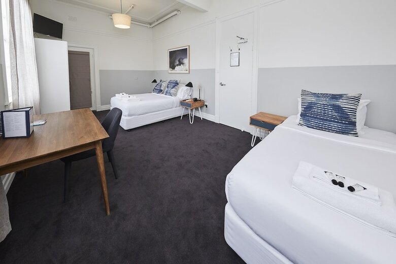 Posada Bridgeview Hotel
