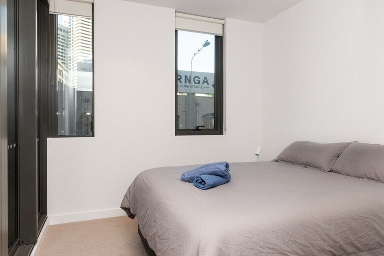 Modern Apartment In Darling Harbour