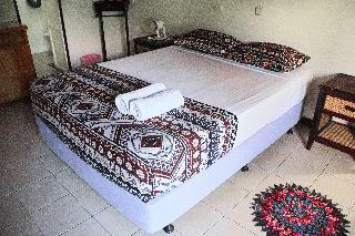 Hotel Travellers Beach Resort