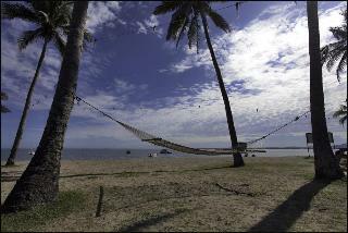 Hotel Travellers Beach Resort