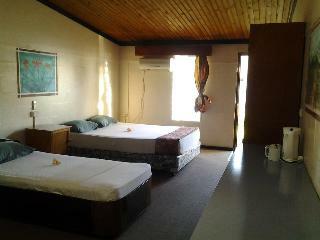 Hotel Travellers Beach Resort