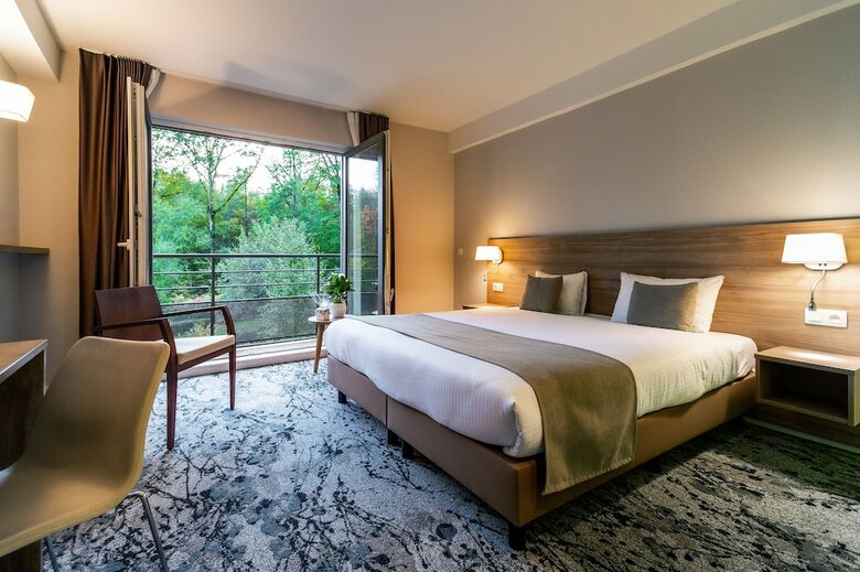 Utopia Hotel