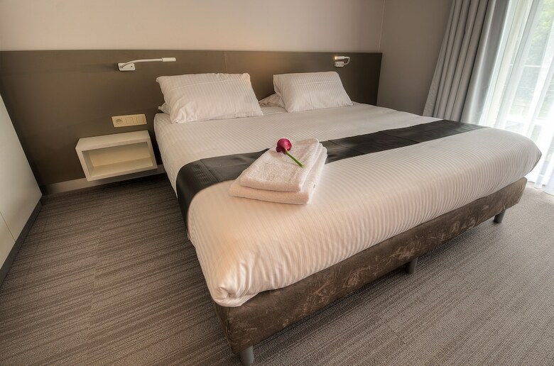 Utopia Hotel